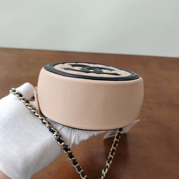 Chanel Women Pre-Loved Bag Very Good Condition - Picture 5 of 9